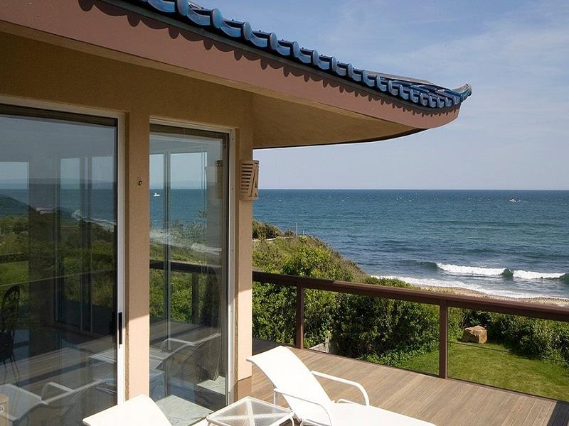 Beach Houses For Sale And Oceanfront Estates Christie S