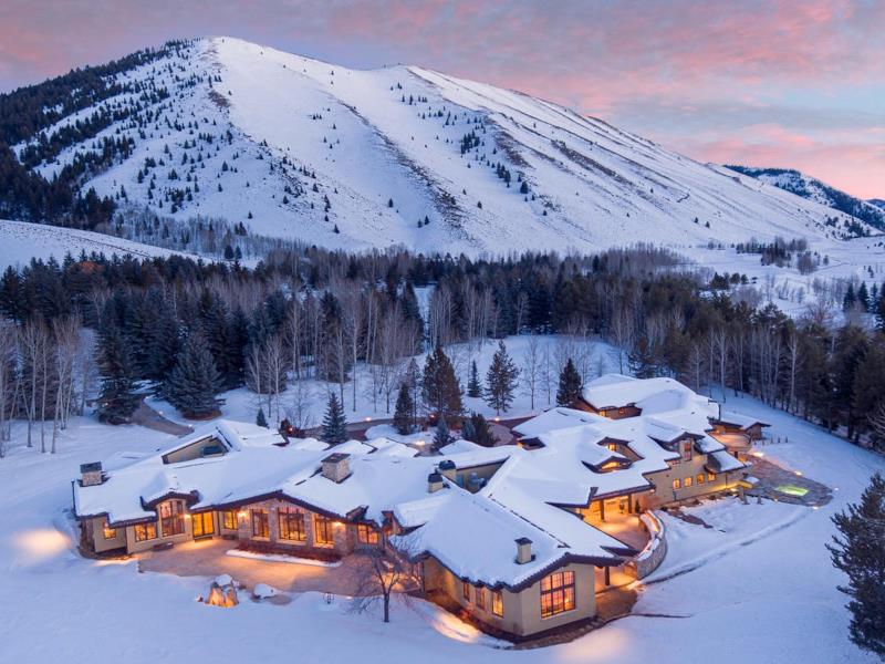 Best Luxury Ski Resorts in the USA - Bluehouse Skis